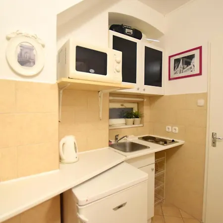 Studio Apartment By Hi5- Oktober 6 Street Budapest Exterior foto