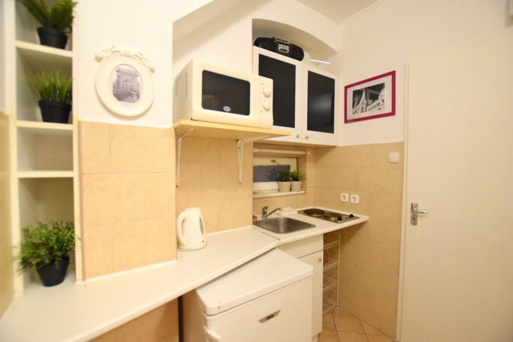 By Hi5- Oktober 6 Street Apartment