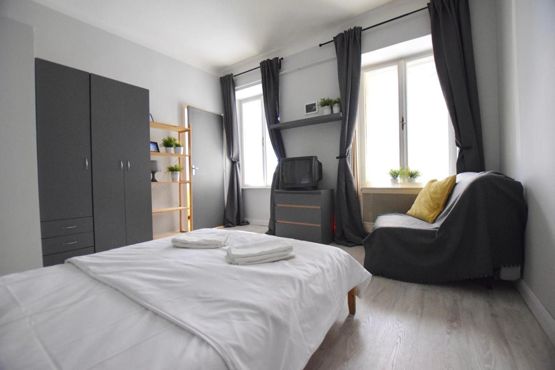 By Hi5- Oktober 6 Street Apartment Budapest